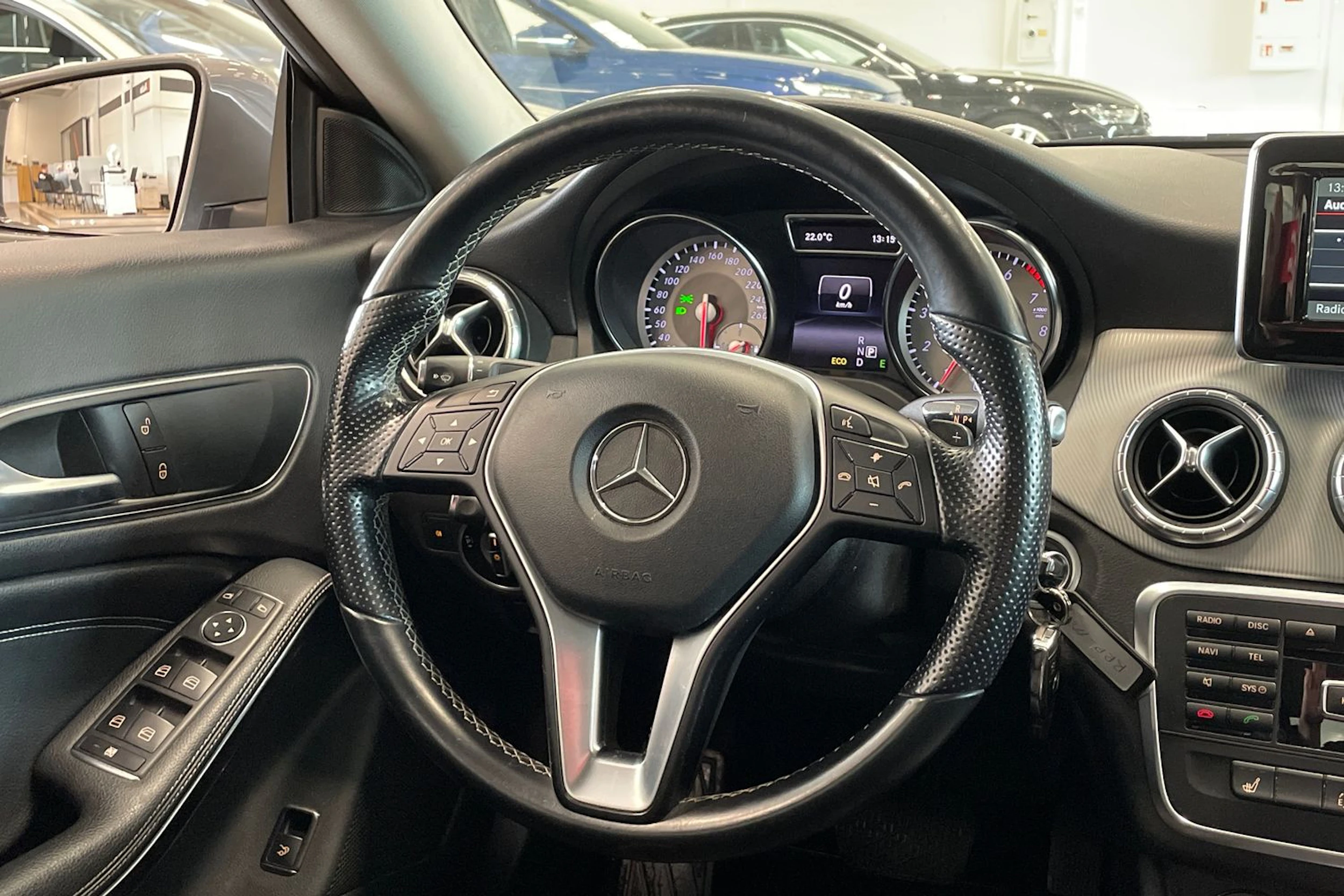 harmaa Mercedes-Benz CLA 2014 kuva 11.