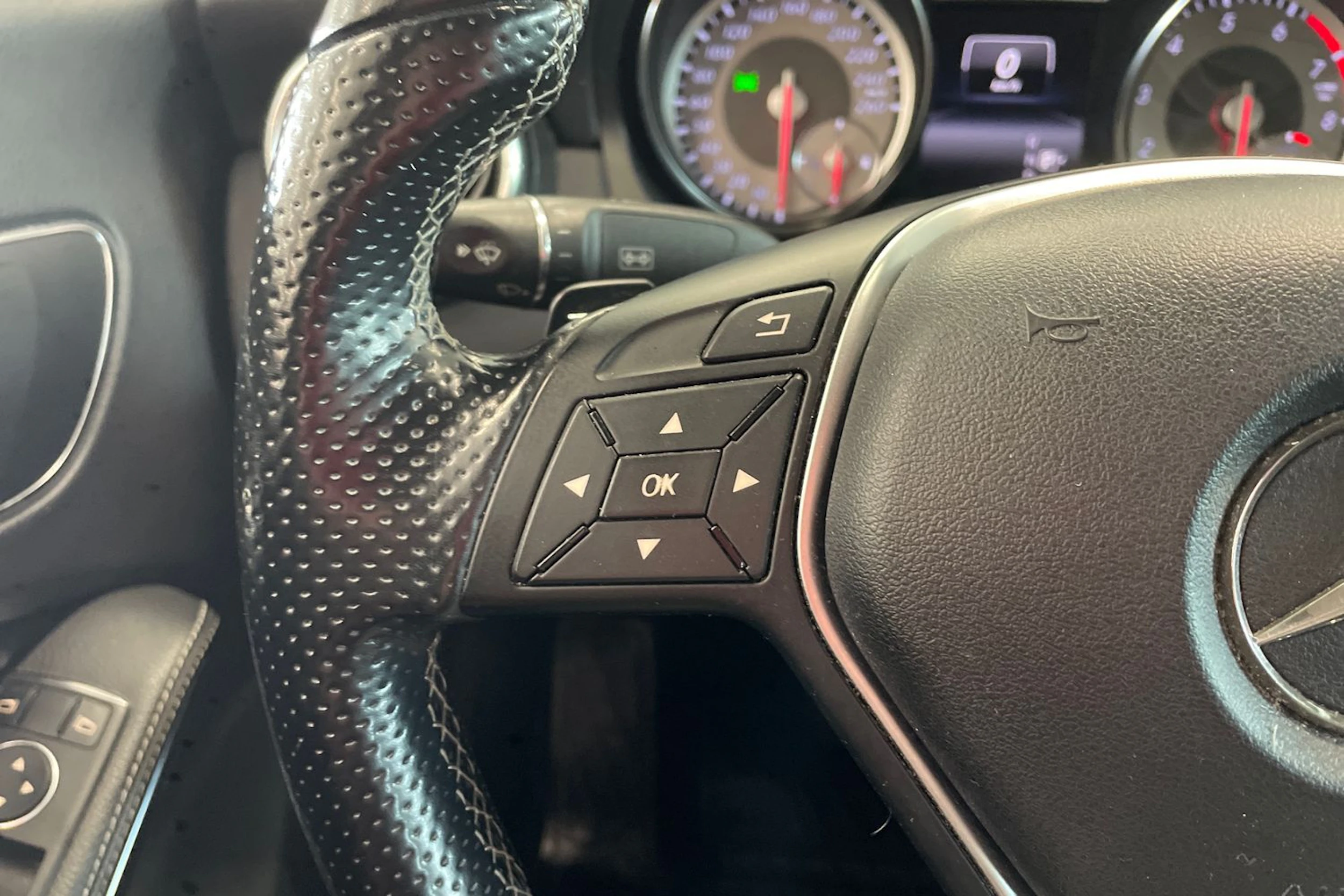 harmaa Mercedes-Benz CLA 2014 kuva 14.