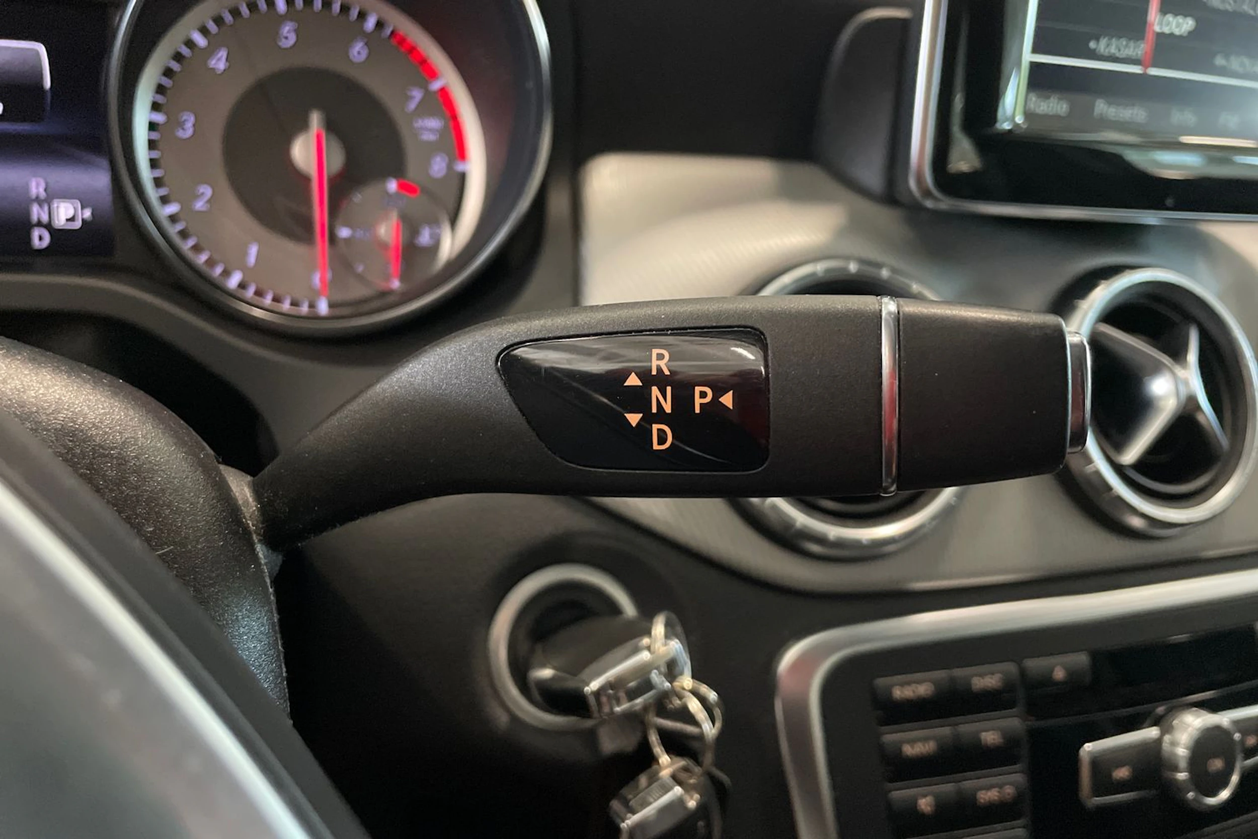 harmaa Mercedes-Benz CLA 2014 kuva 15.
