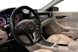 met. harmaa Mercedes-Benz CLA 2014 kuva 3.