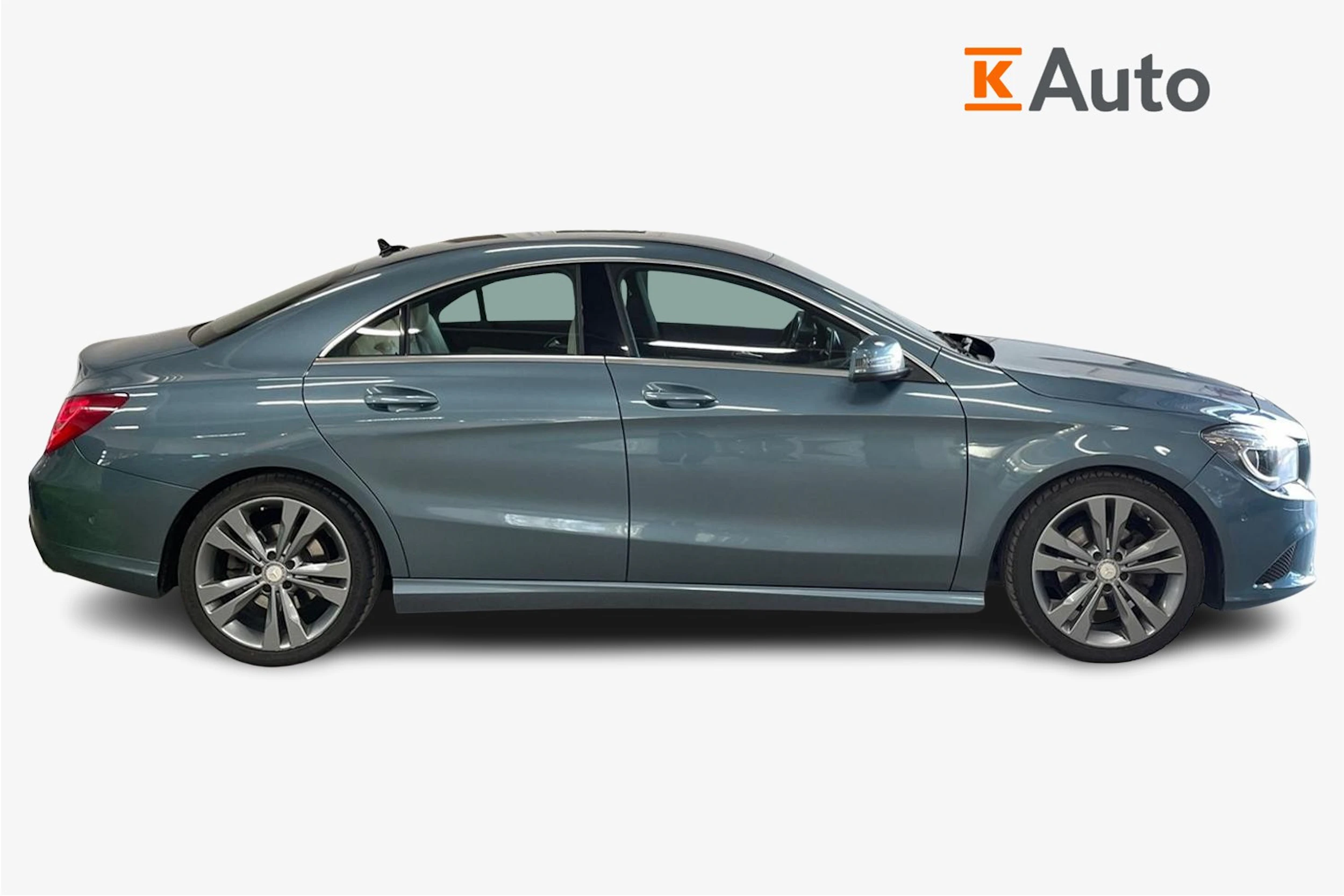 Sininen Mercedes-Benz CLA 2014 kuva 7.