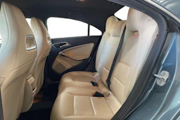 Sininen Mercedes-Benz CLA 2014 kuva 11.