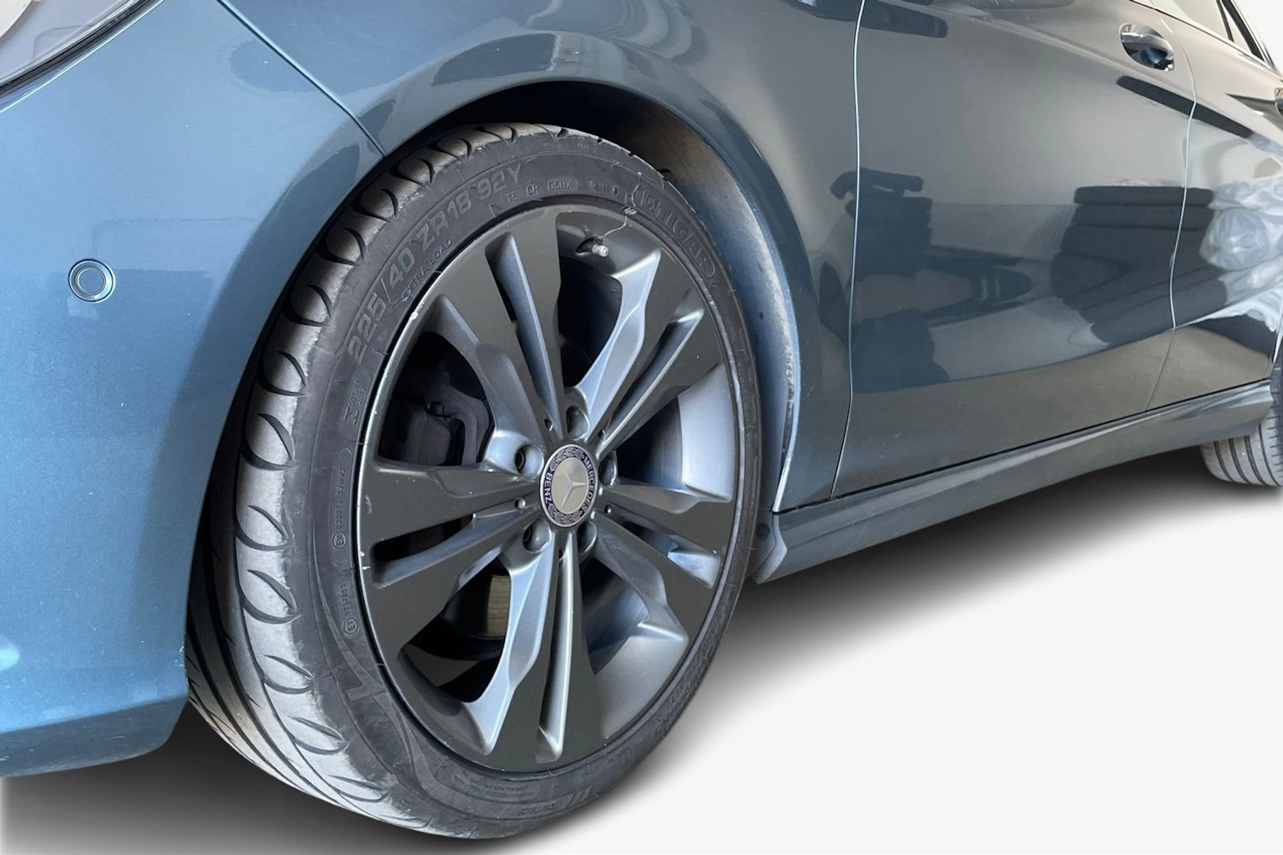 Sininen Mercedes-Benz CLA 2014 kuva 12.