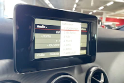 Sininen Mercedes-Benz CLA 2014 kuva 15.