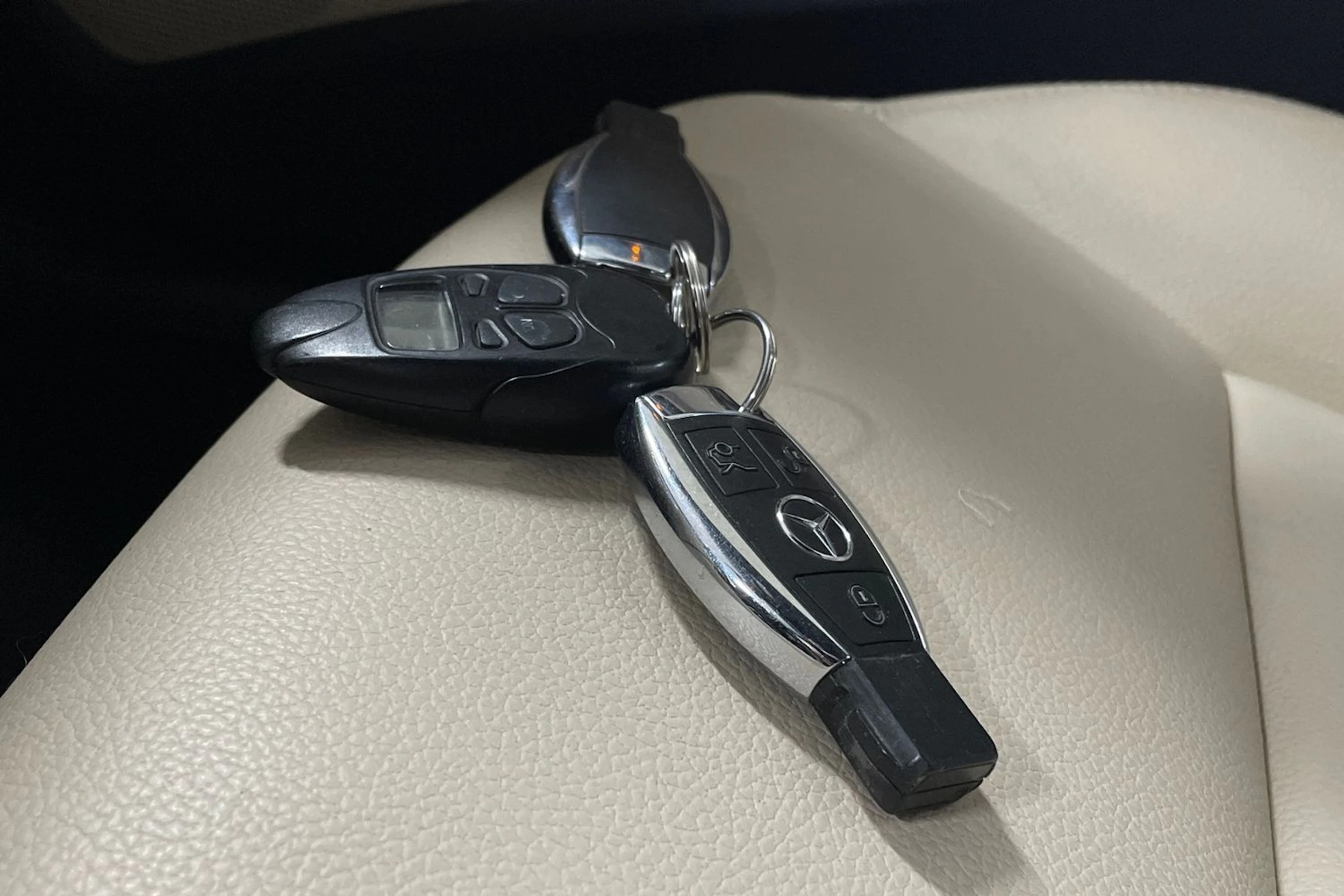 Sininen Mercedes-Benz CLA 2014 kuva 20.