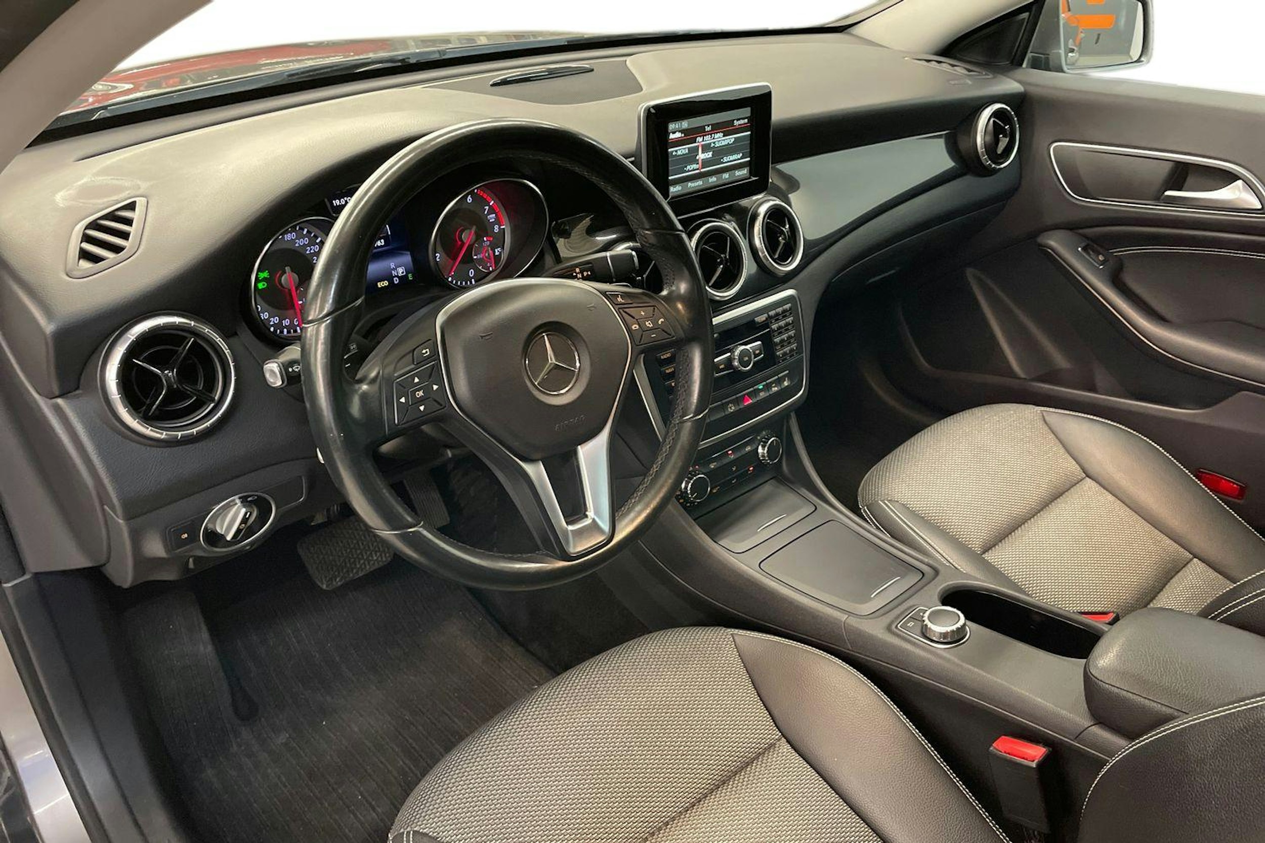 Harmaa Mercedes-Benz CLA 2014 kuva 7.