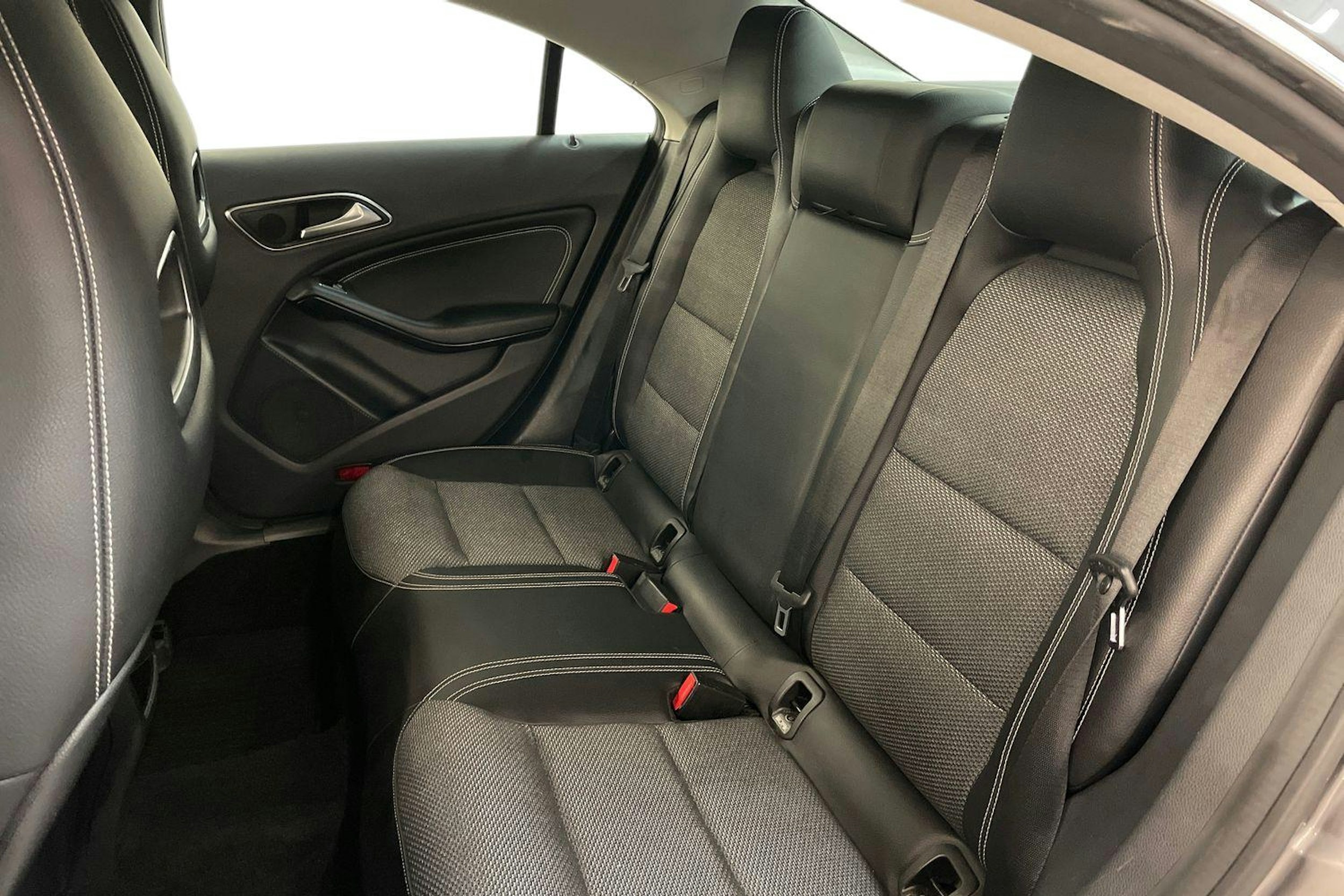 Harmaa Mercedes-Benz CLA 2014 kuva 10.