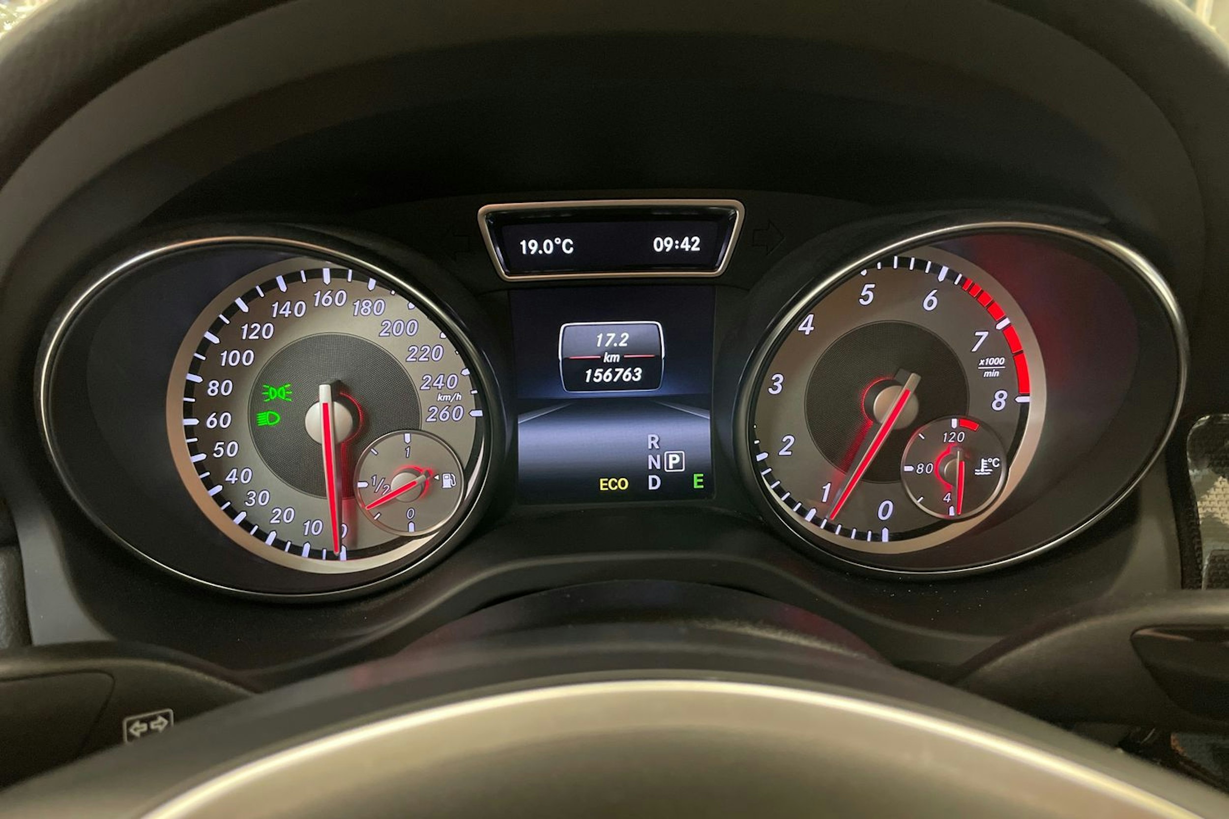 Harmaa Mercedes-Benz CLA 2014 kuva 14.