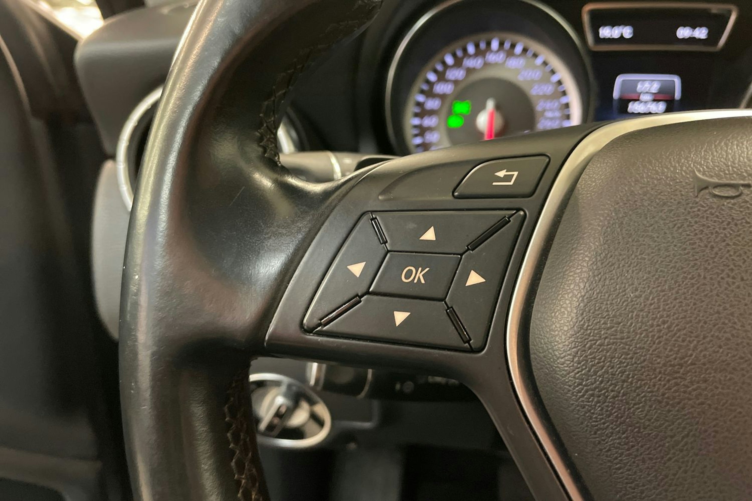 Harmaa Mercedes-Benz CLA 2014 kuva 16.