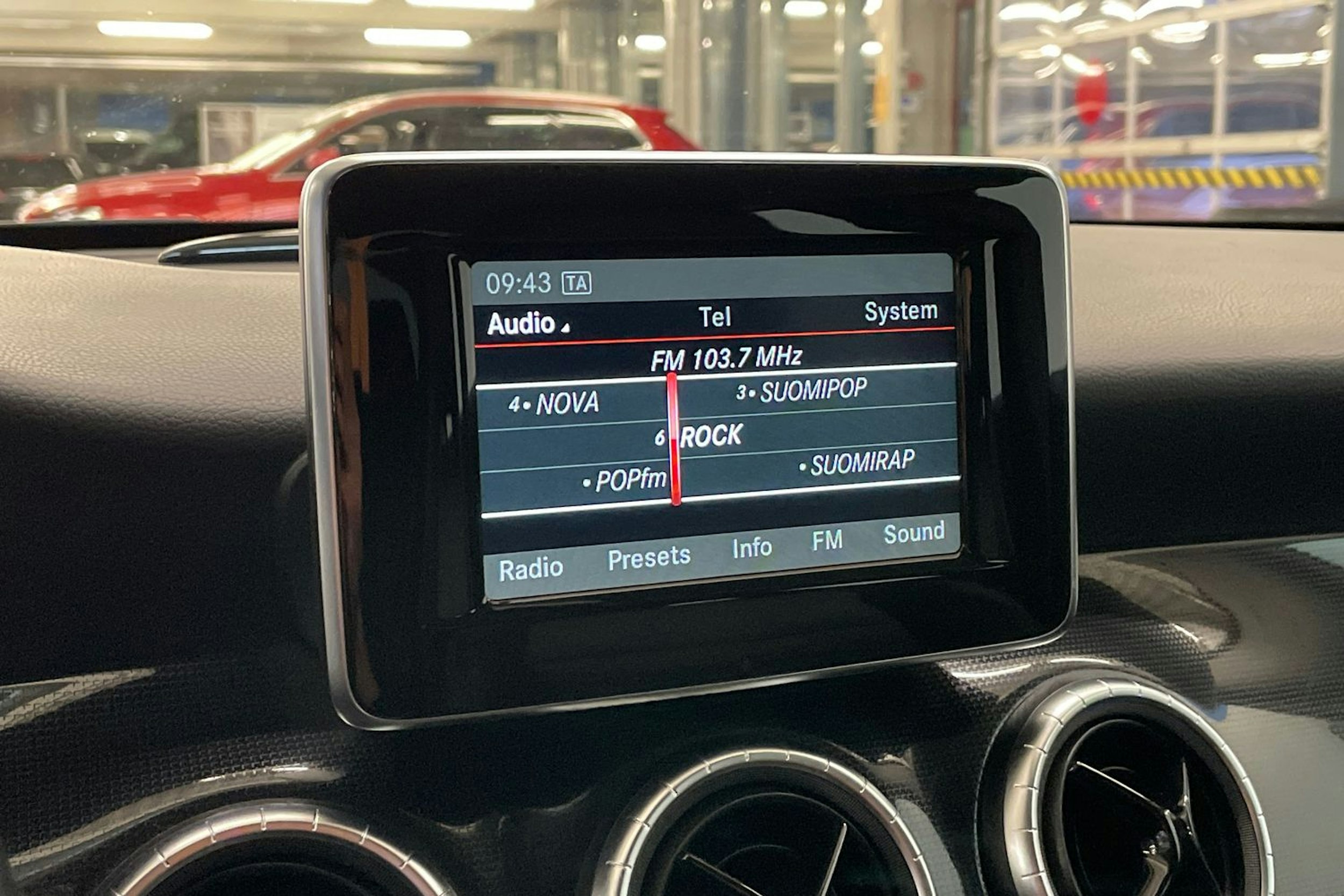 Harmaa Mercedes-Benz CLA 2014 kuva 18.