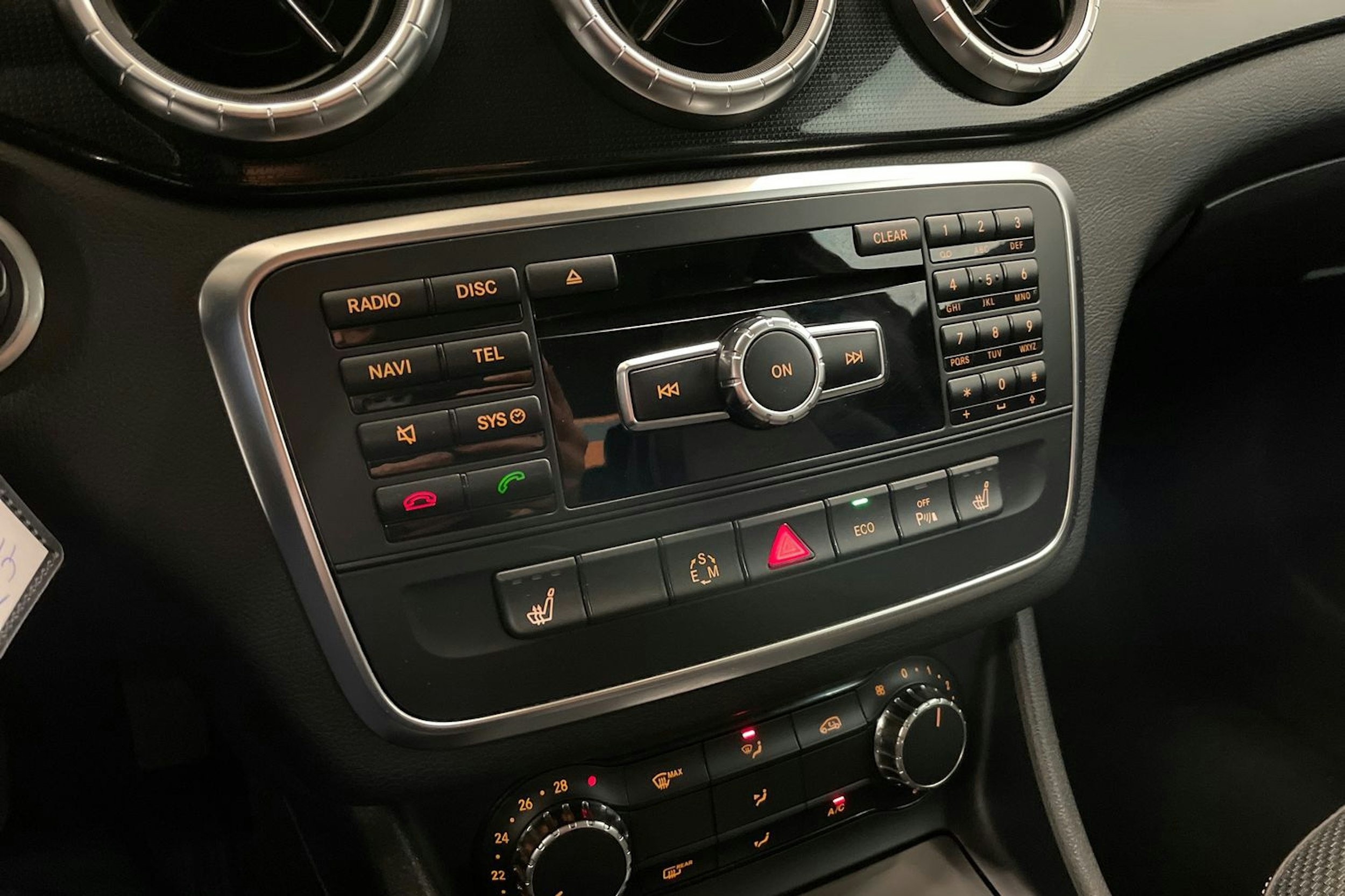 Harmaa Mercedes-Benz CLA 2014 kuva 19.