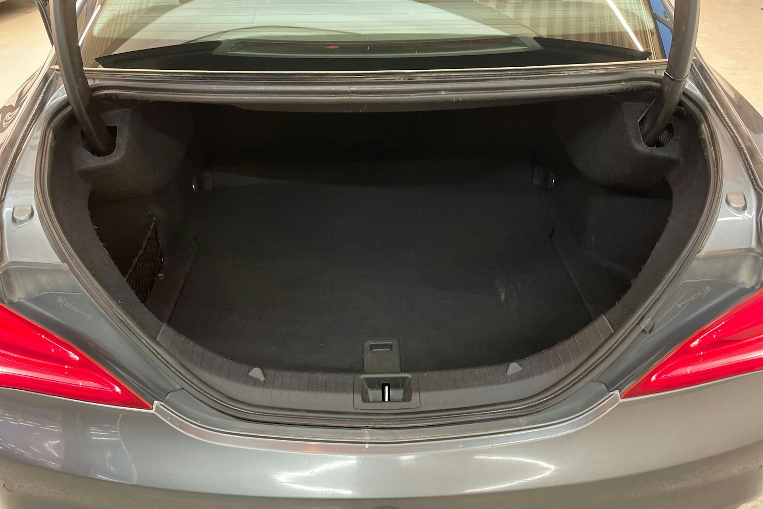 Harmaa Mercedes-Benz CLA 2014 kuva 21.