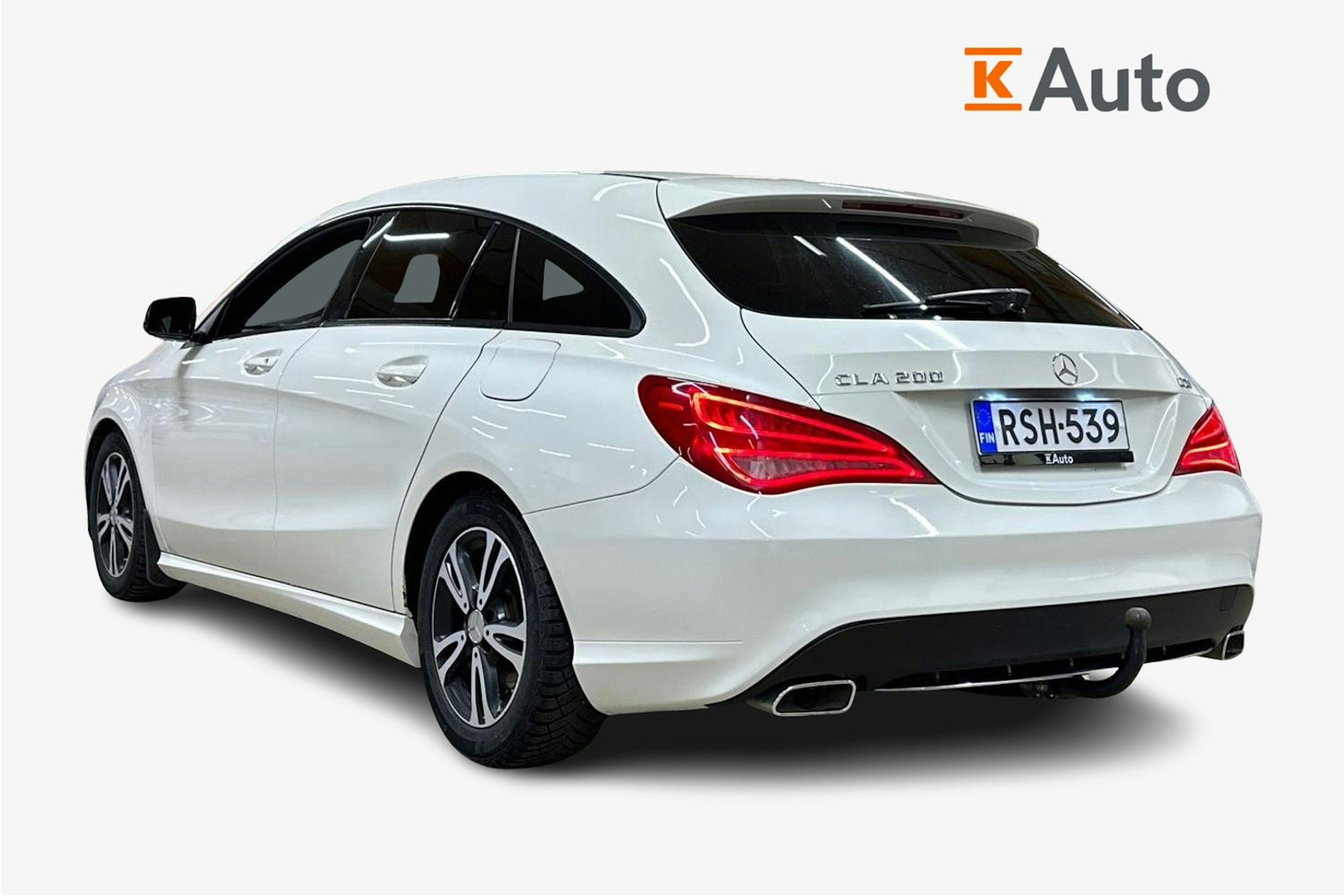 valkoinen Mercedes-Benz CLA 2015 kuva 2.