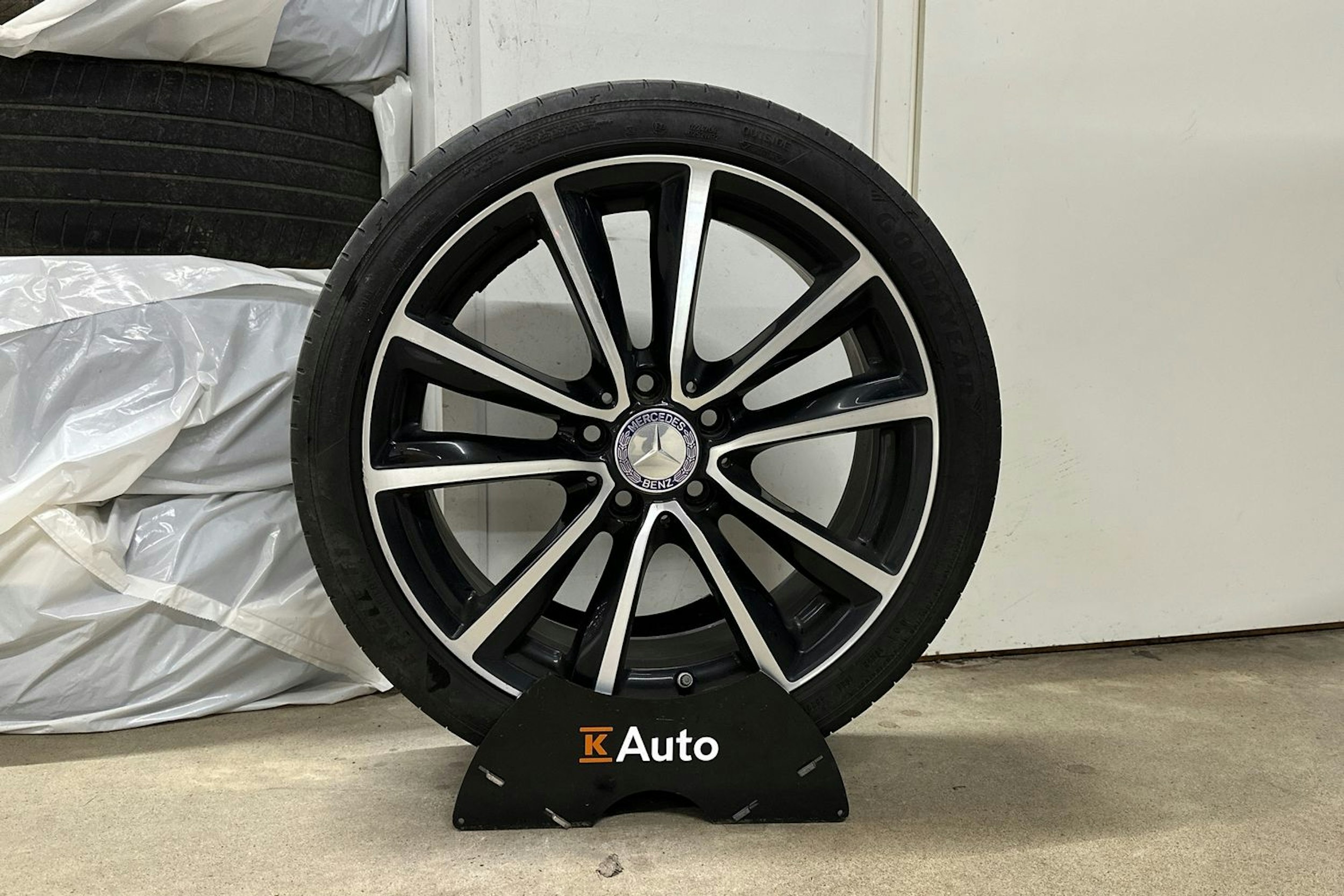 valkoinen Mercedes-Benz CLA 2015 kuva 13.