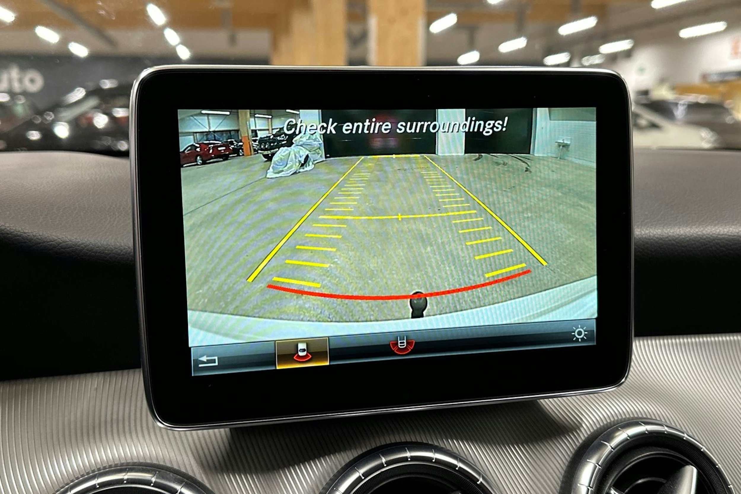 valkoinen Mercedes-Benz CLA 2015 kuva 17.