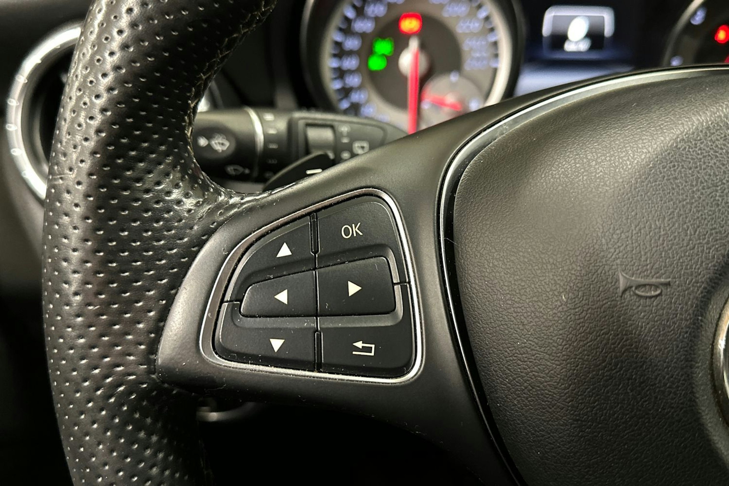 valkoinen Mercedes-Benz CLA 2015 kuva 25.