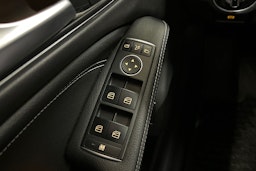 valkoinen Mercedes-Benz CLA 2015 kuva 27.