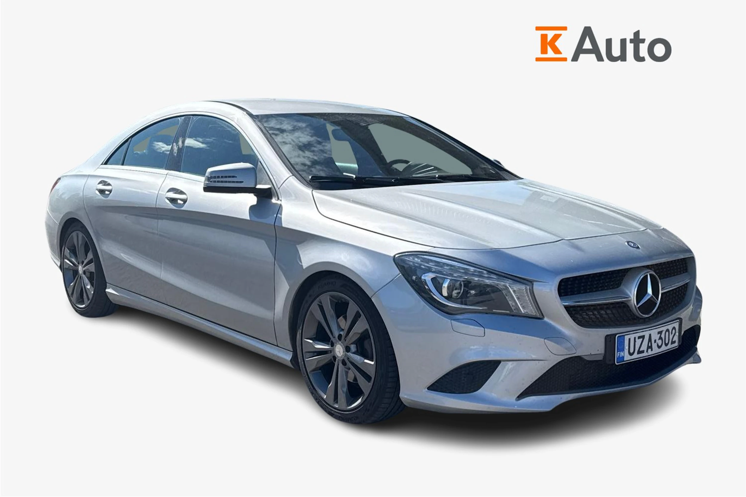 Harmaa Mercedes-Benz CLA 2015 kuva 1.