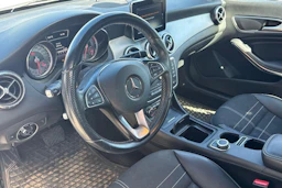 Harmaa Mercedes-Benz CLA 2015 kuva 3.