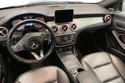 musta Mercedes-Benz CLA 2015 kuva 9.