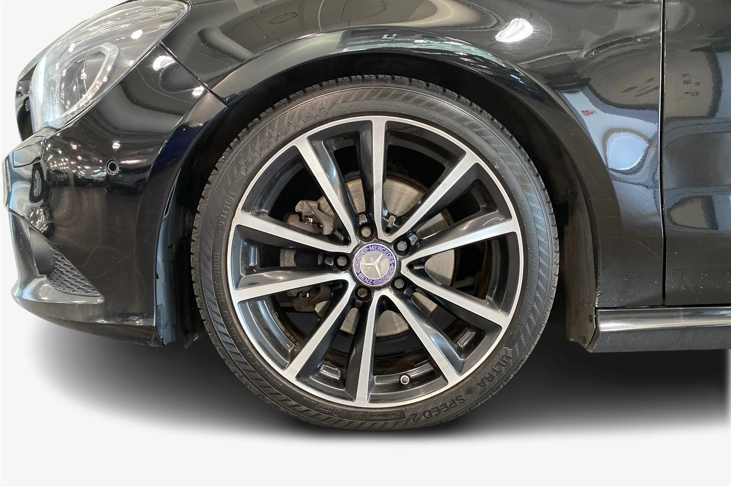 musta Mercedes-Benz CLA 2015 kuva 12.
