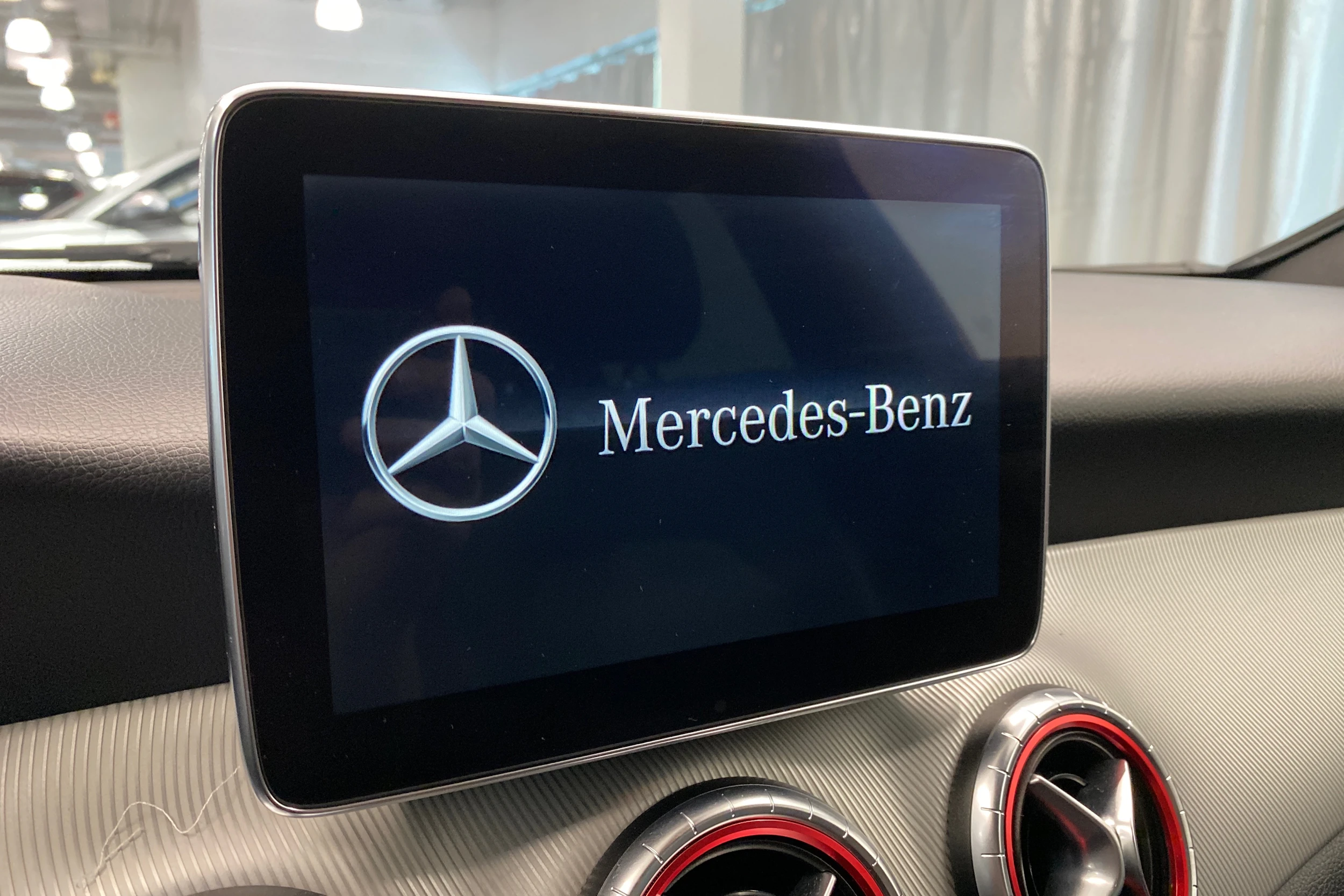 musta Mercedes-Benz CLA 2015 kuva 16.