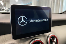 musta Mercedes-Benz CLA 2015 kuva 16.