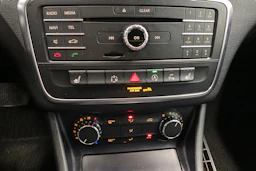 musta Mercedes-Benz CLA 2015 kuva 21.