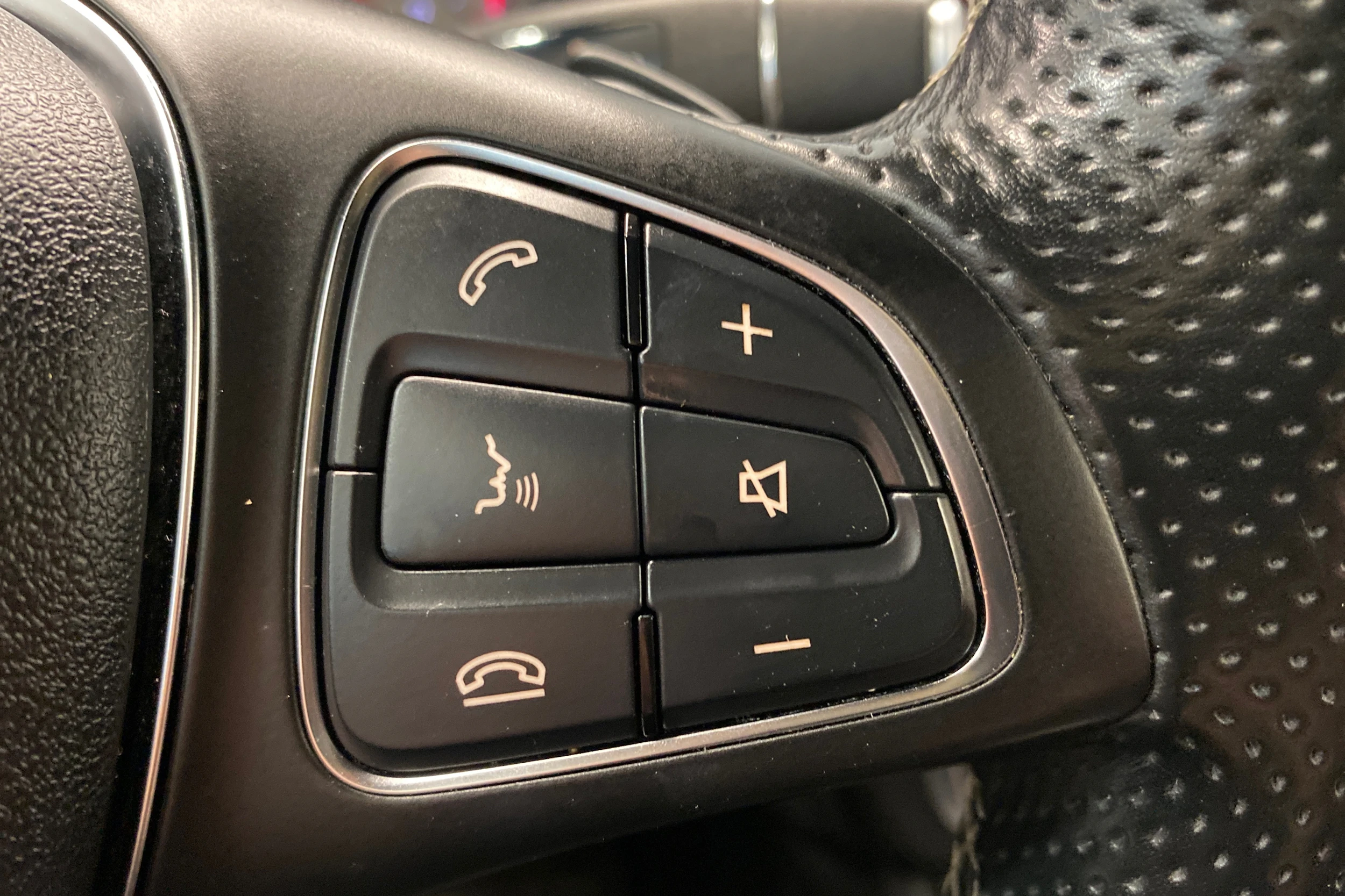 musta Mercedes-Benz CLA 2015 kuva 25.