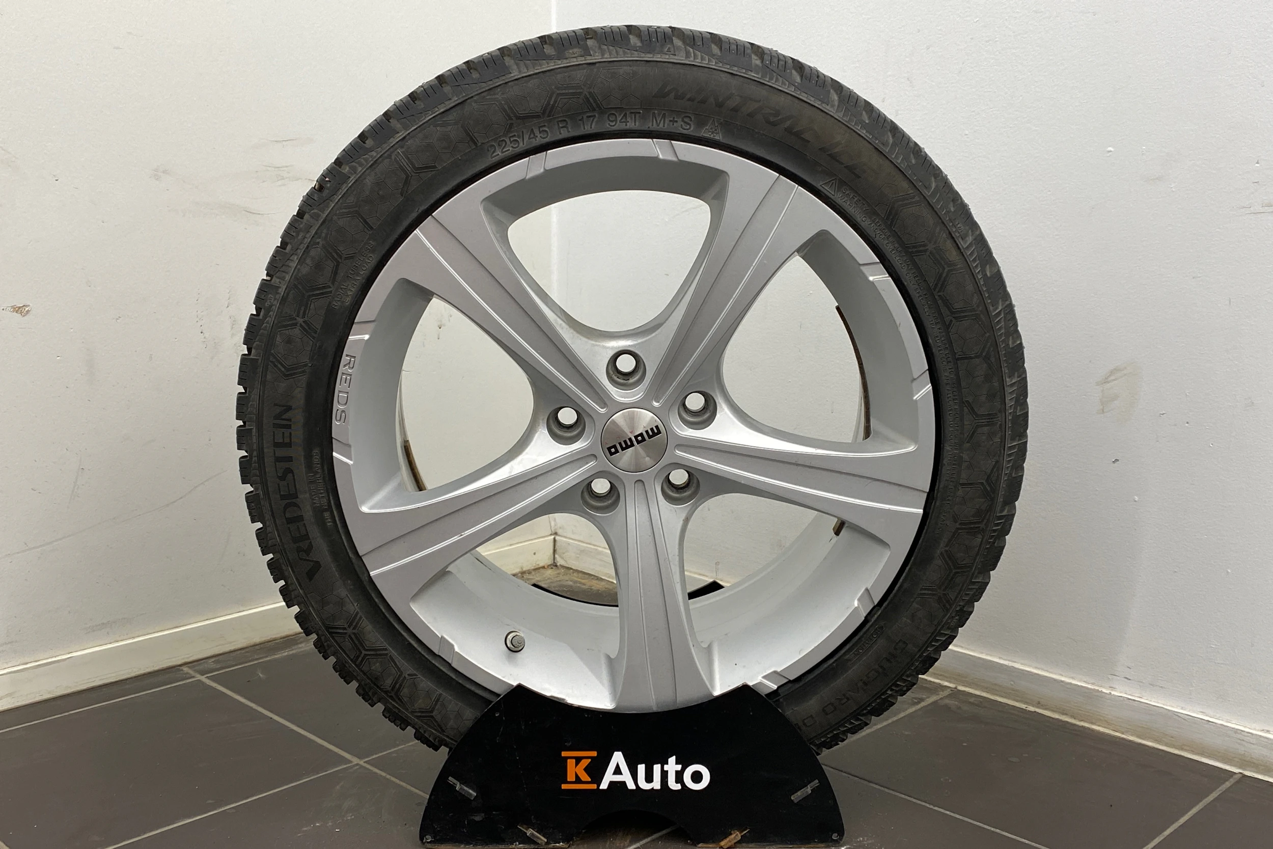 musta Mercedes-Benz CLA 2015 kuva 28.