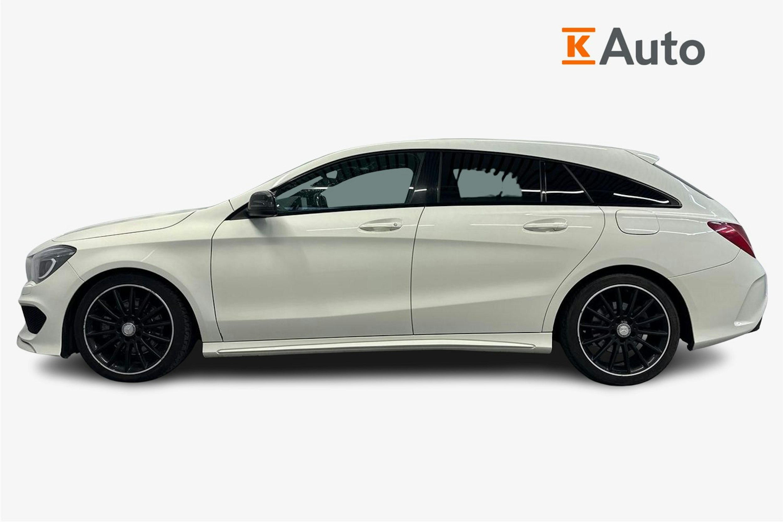 Valkoinen Mercedes-Benz CLA 2016 kuva 5.