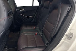 Valkoinen Mercedes-Benz CLA 2016 kuva 8.