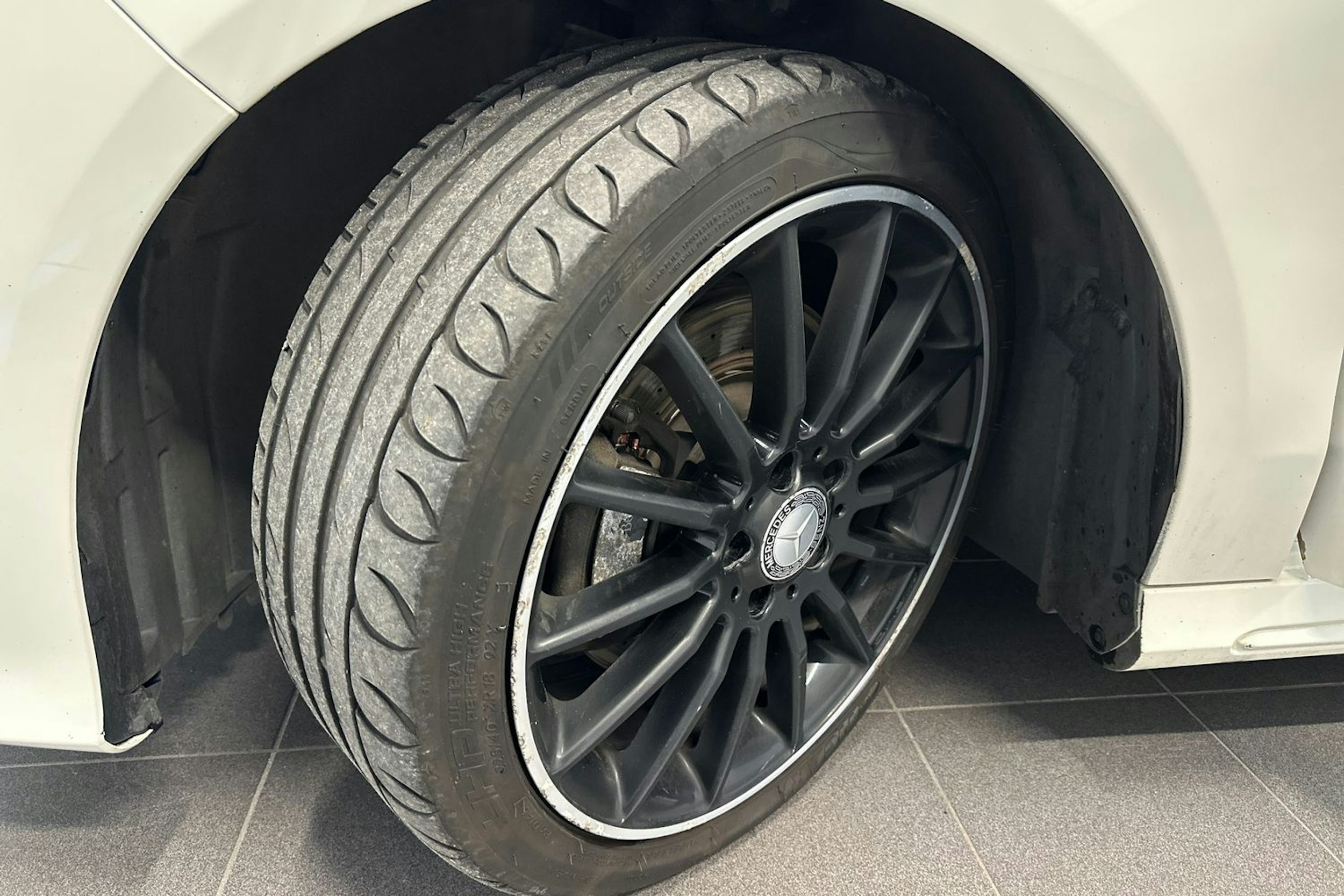 Valkoinen Mercedes-Benz CLA 2016 kuva 9.