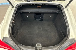 Valkoinen Mercedes-Benz CLA 2016 kuva 11.