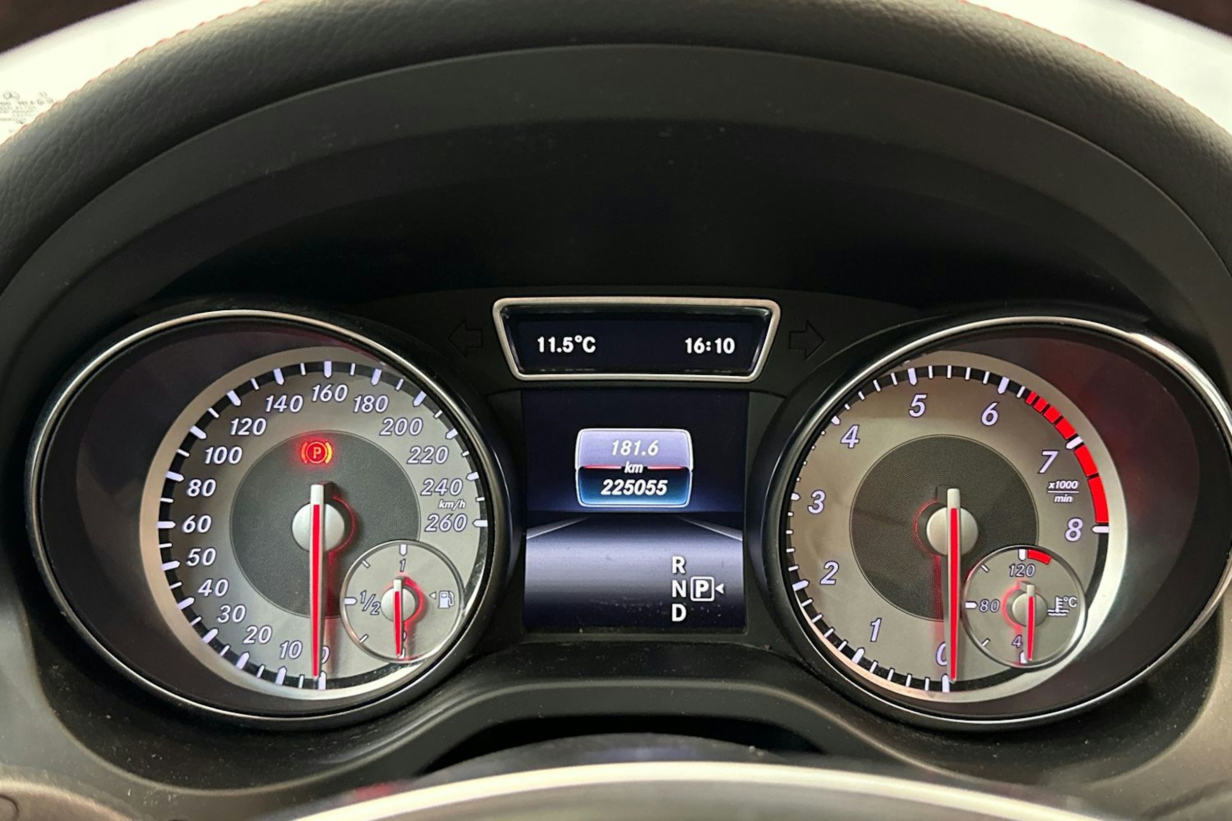 Valkoinen Mercedes-Benz CLA 2016 kuva 12.