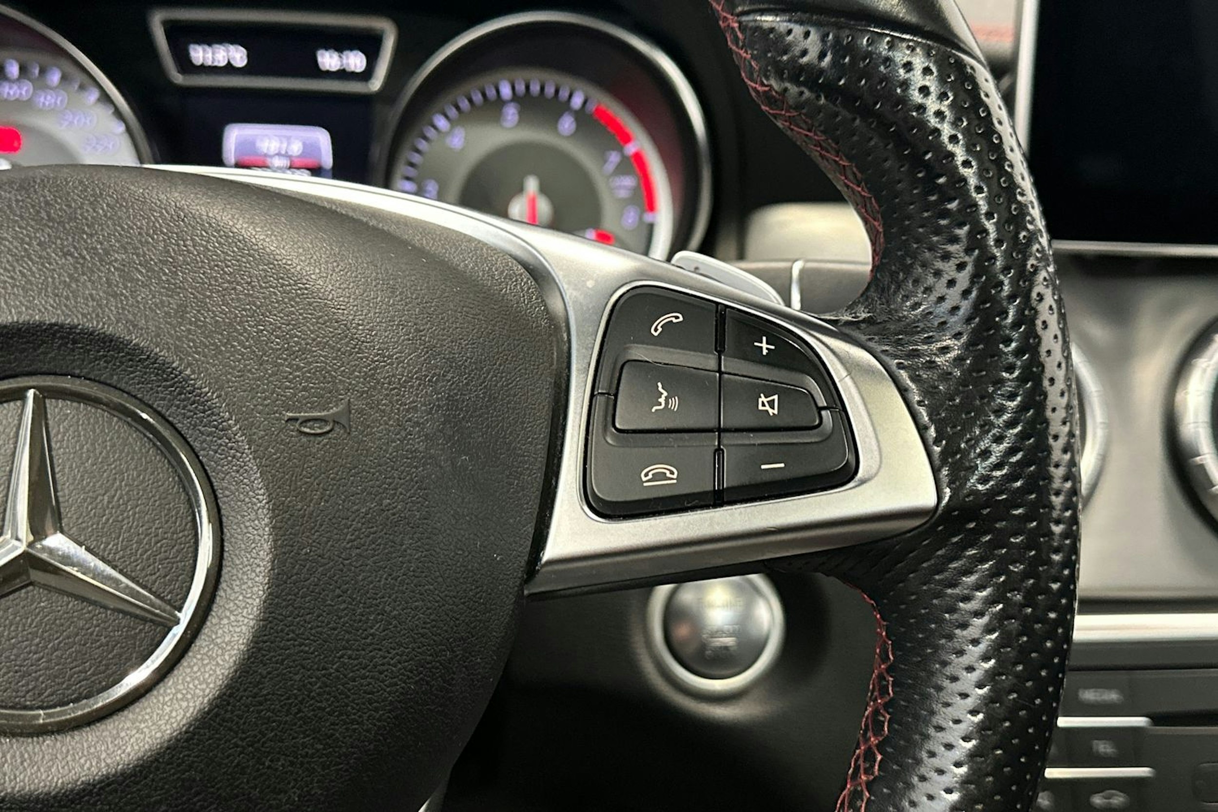 Valkoinen Mercedes-Benz CLA 2016 kuva 14.