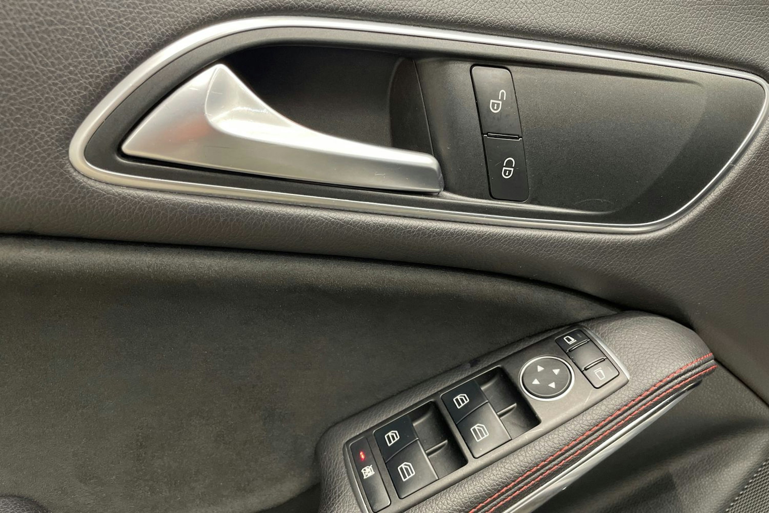 hopea Mercedes-Benz CLA 2016 kuva 26.