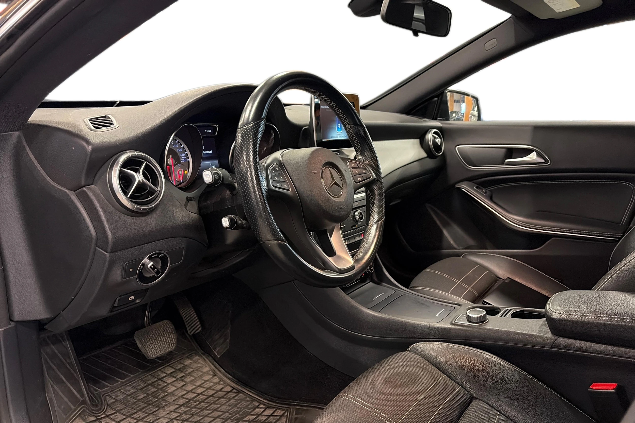 musta Mercedes-Benz CLA 2016 kuva 3.