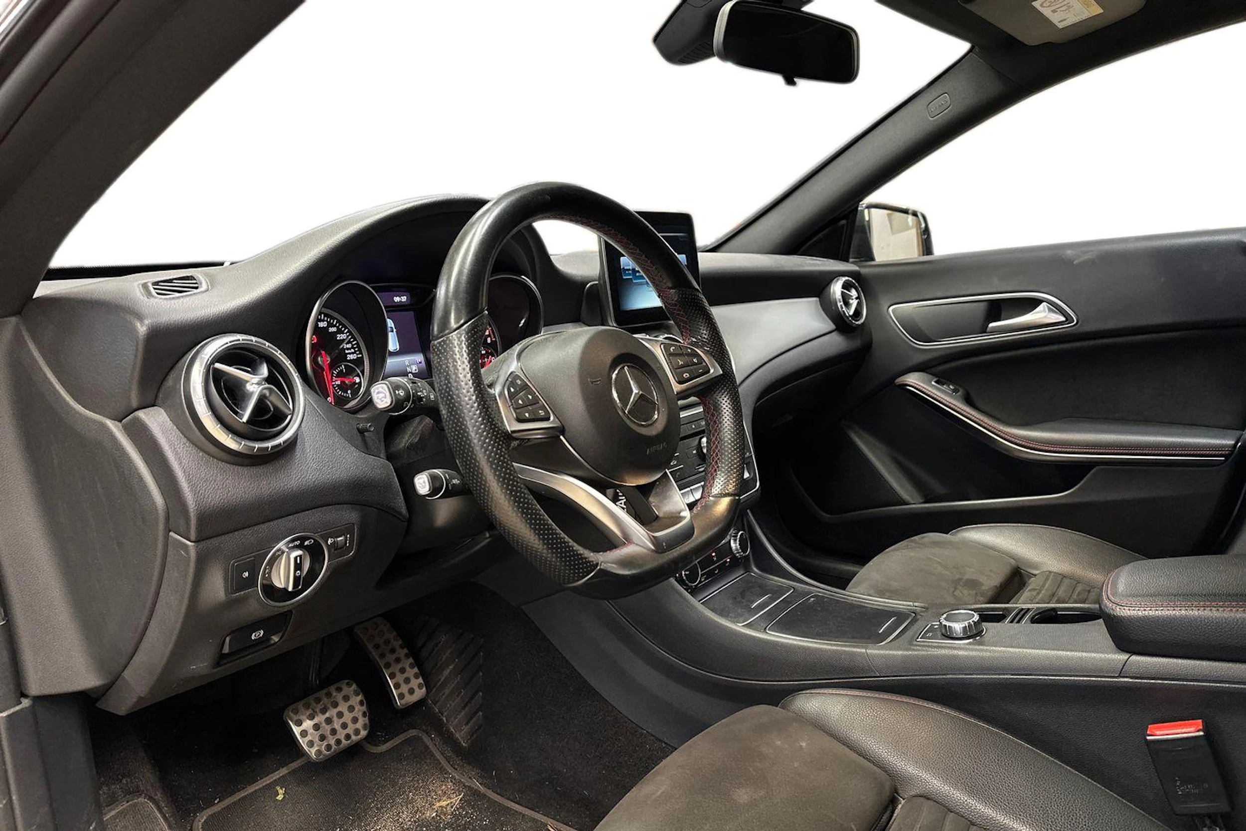 harmaa Mercedes-Benz CLA 2016 kuva 3.