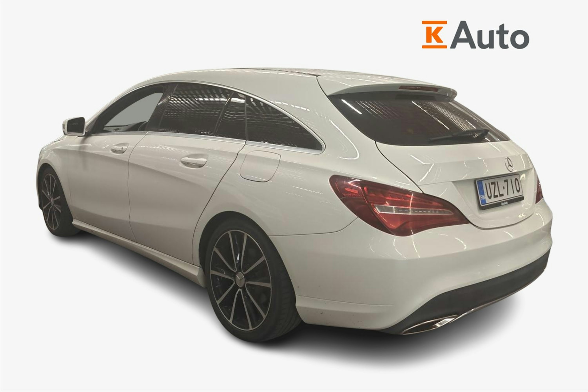 valkoinen Mercedes-Benz CLA 2016 kuva 2.