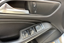 Harmaa Mercedes-Benz CLA 2016 kuva 15.