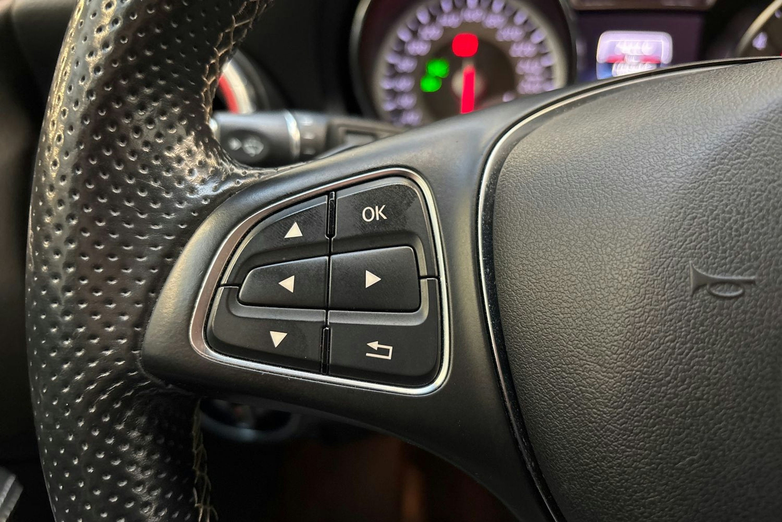 Harmaa Mercedes-Benz CLA 2016 kuva 18.