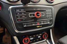 Harmaa Mercedes-Benz CLA 2016 kuva 20.