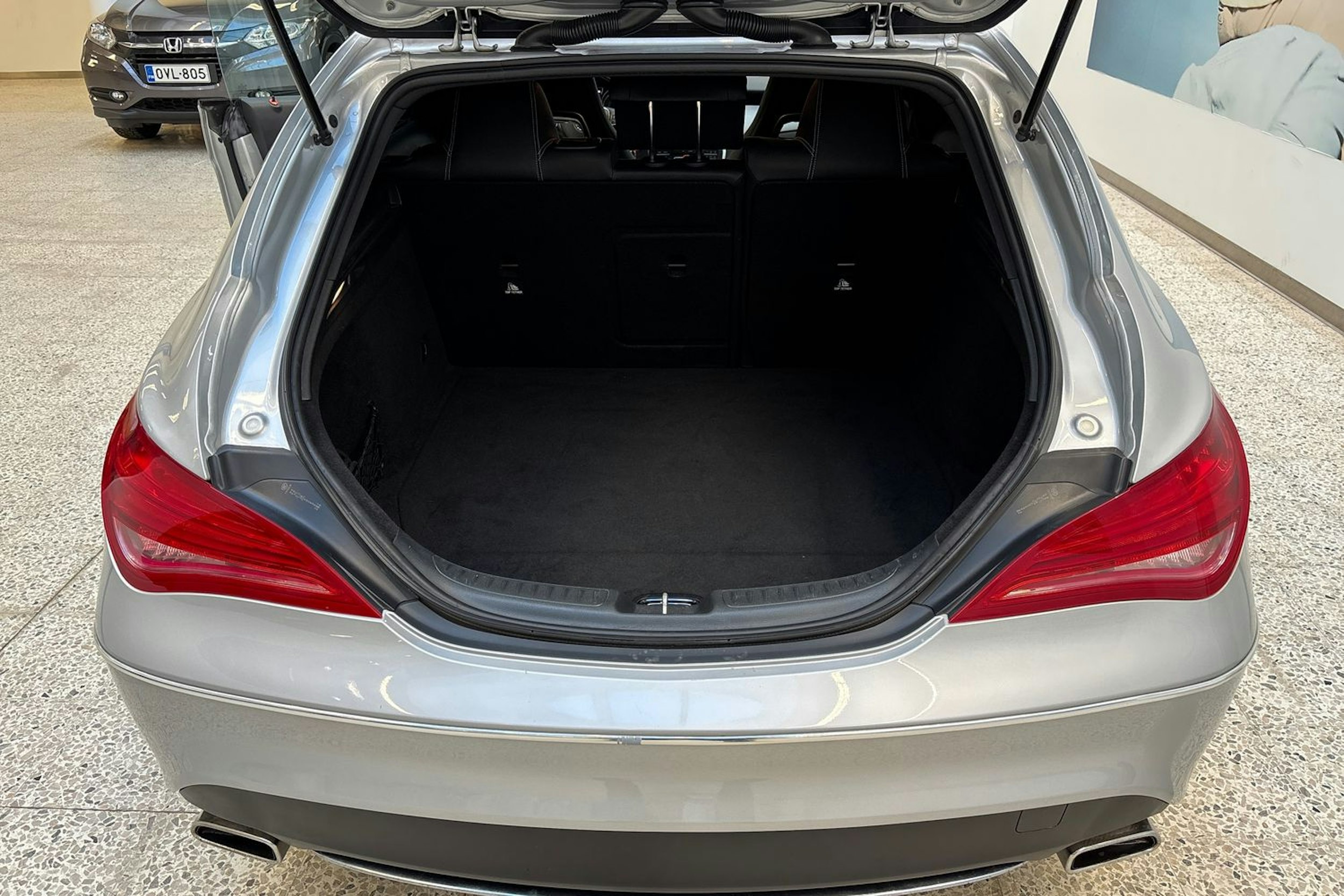Harmaa Mercedes-Benz CLA 2016 kuva 23.