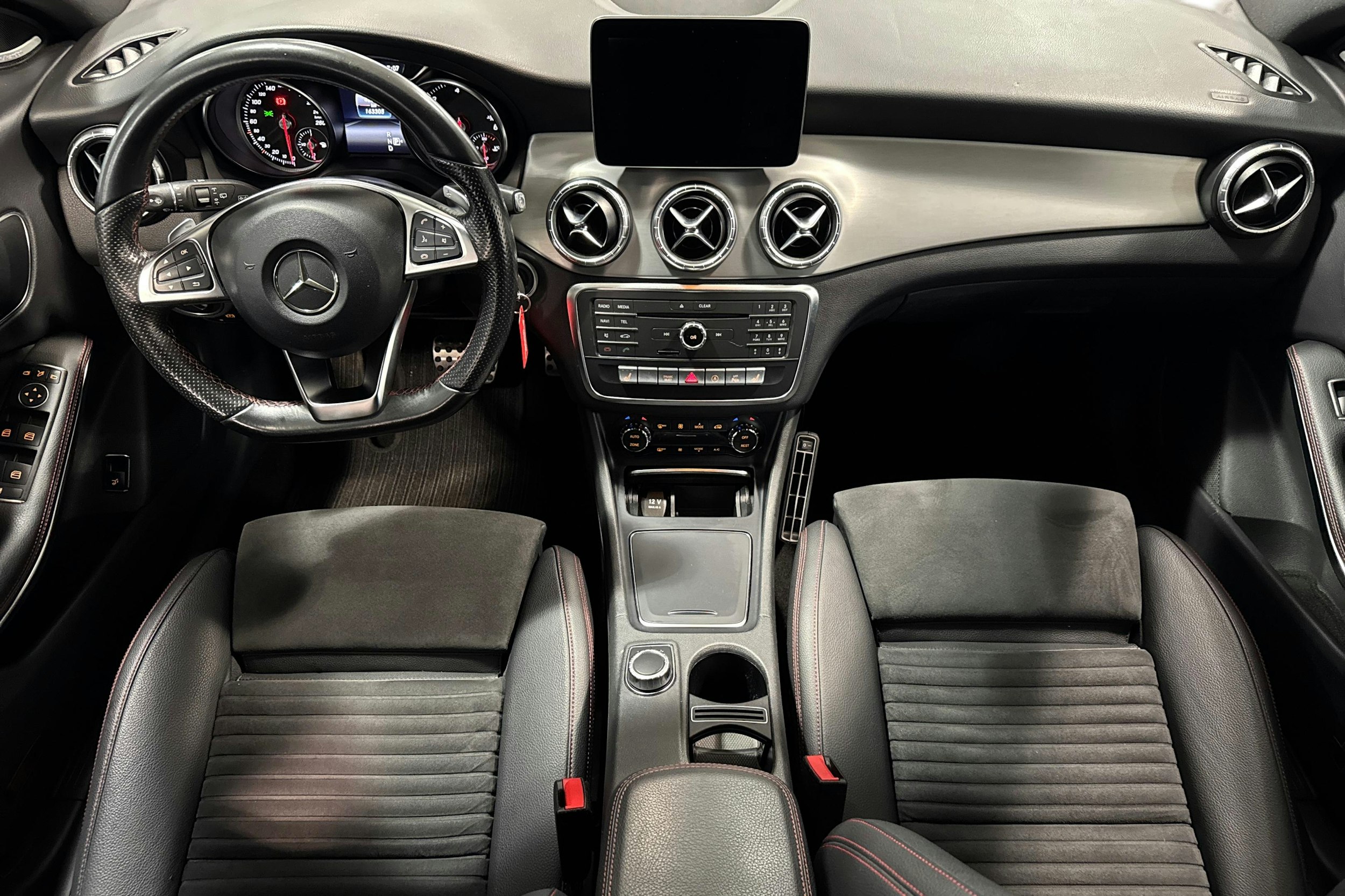 hopea Mercedes-Benz CLA 2017 kuva 9.