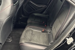 musta Mercedes-Benz CLA 2017 kuva 10.
