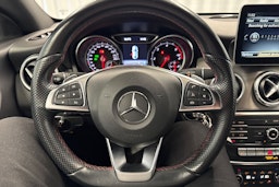musta Mercedes-Benz CLA 2017 kuva 14.