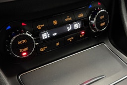 musta Mercedes-Benz CLA 2017 kuva 19.