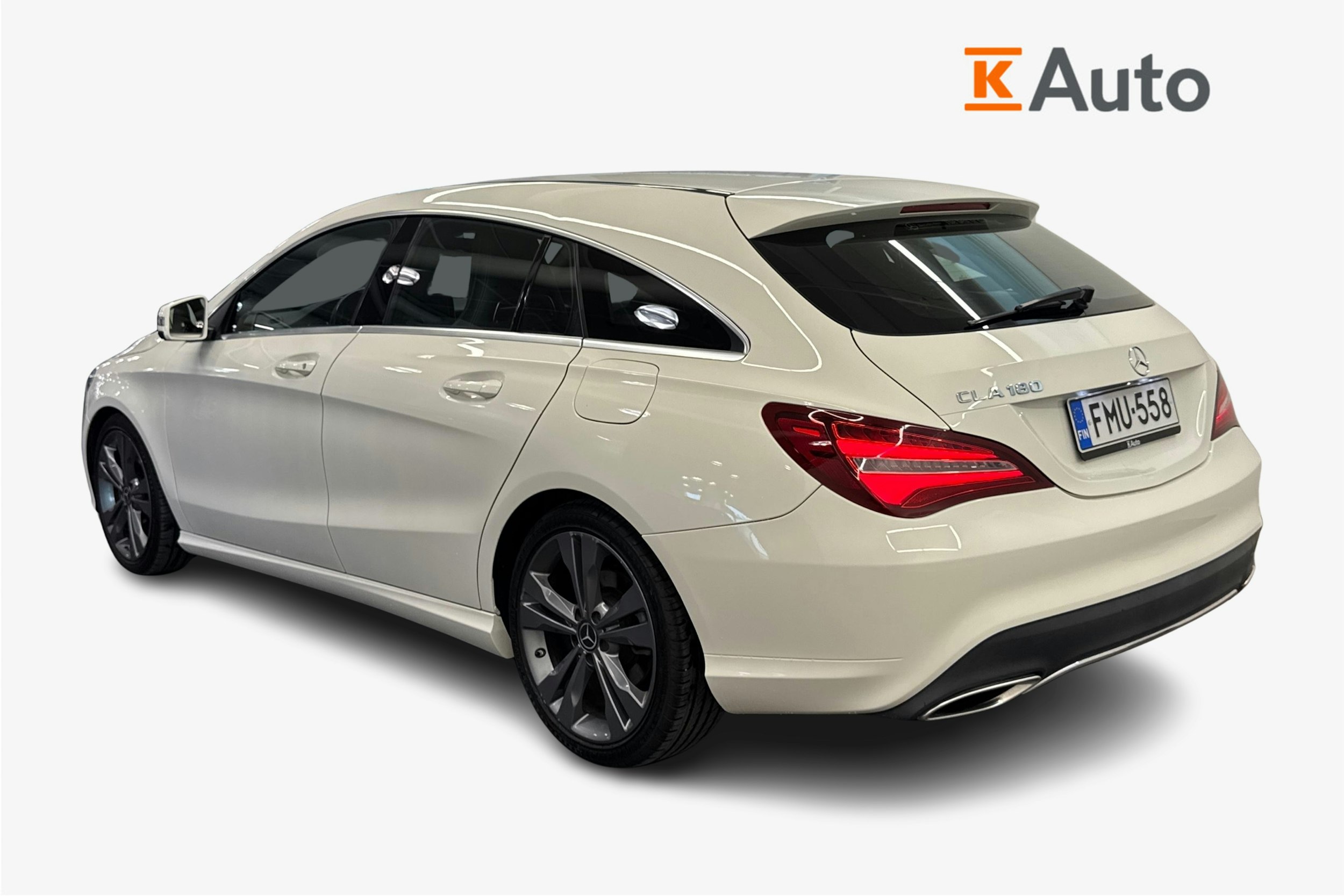 valkoinen Mercedes-Benz CLA 2017 kuva 2.