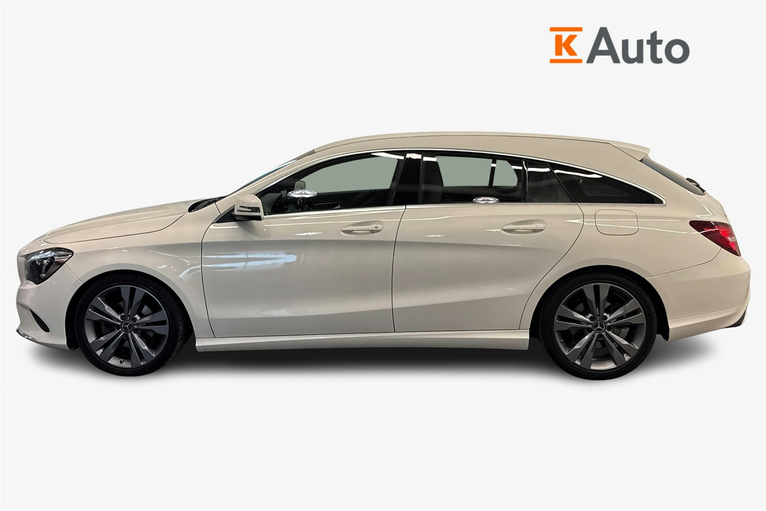 valkoinen Mercedes-Benz CLA 2017 kuva 6.